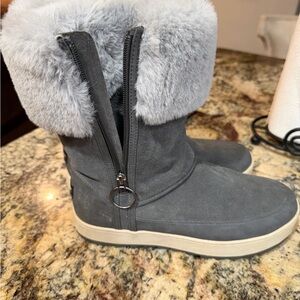Koolaburra Gray Fur-Lined Winter Boots